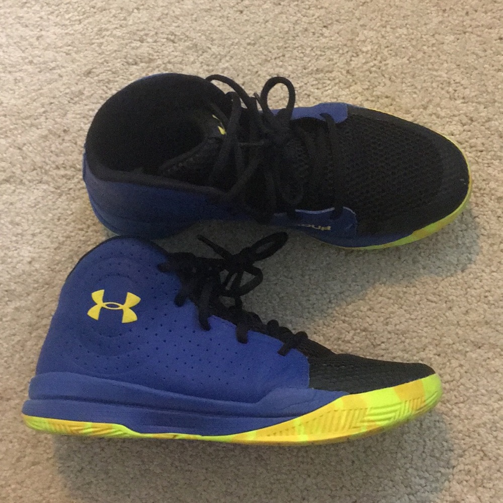 Boys Under Armour Basketball Shoes